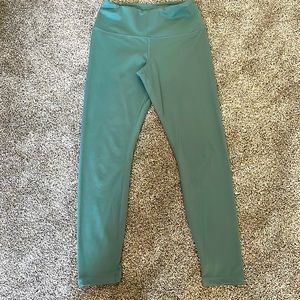 Yogalicious women’s high rise size Small leggings